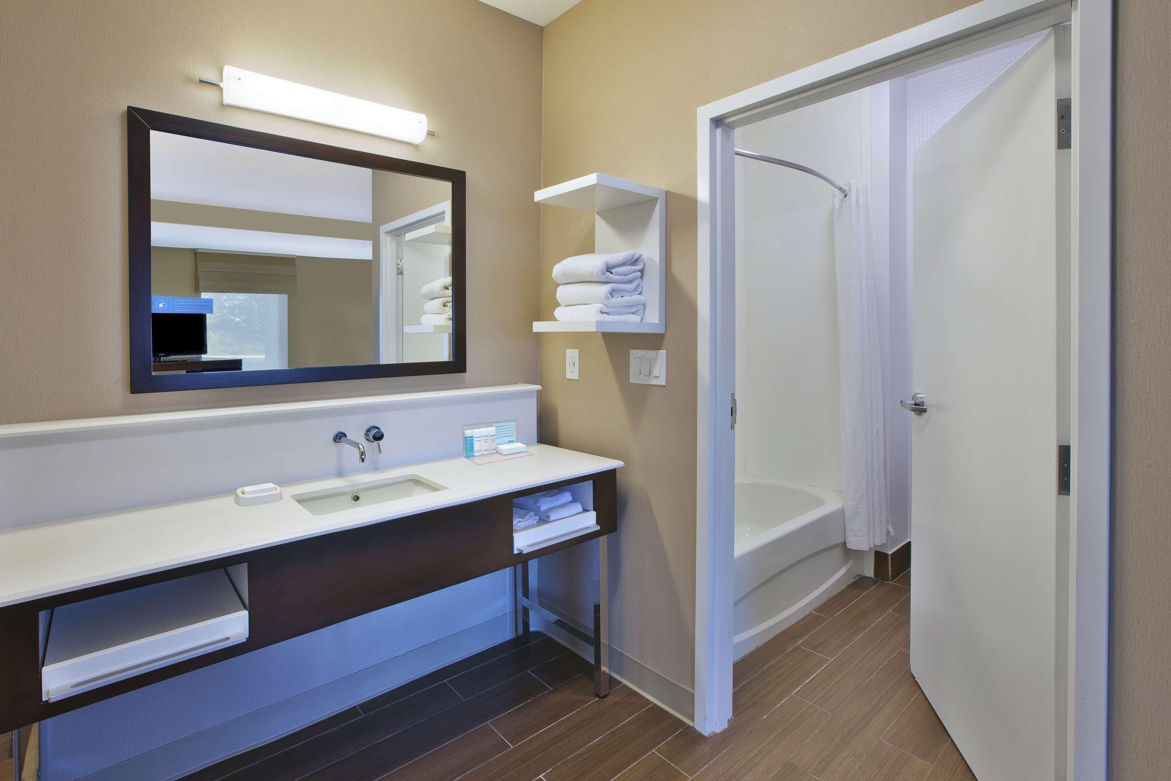 Hampton Inn Commerce/Нови Экстерьер фото