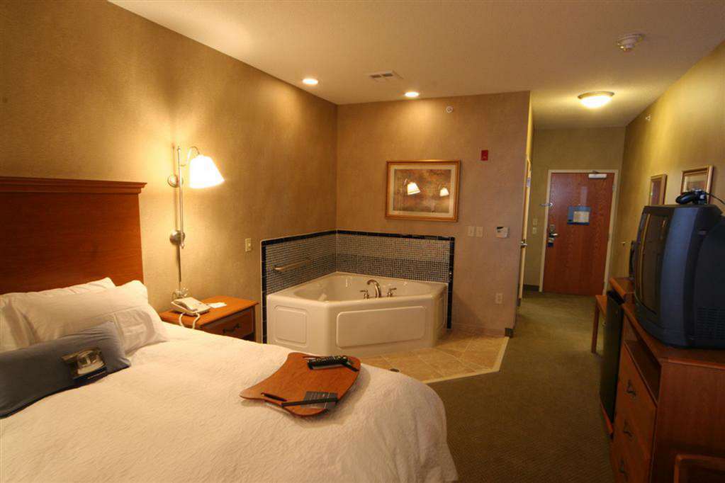 Hampton Inn Commerce/Нови Номер фото